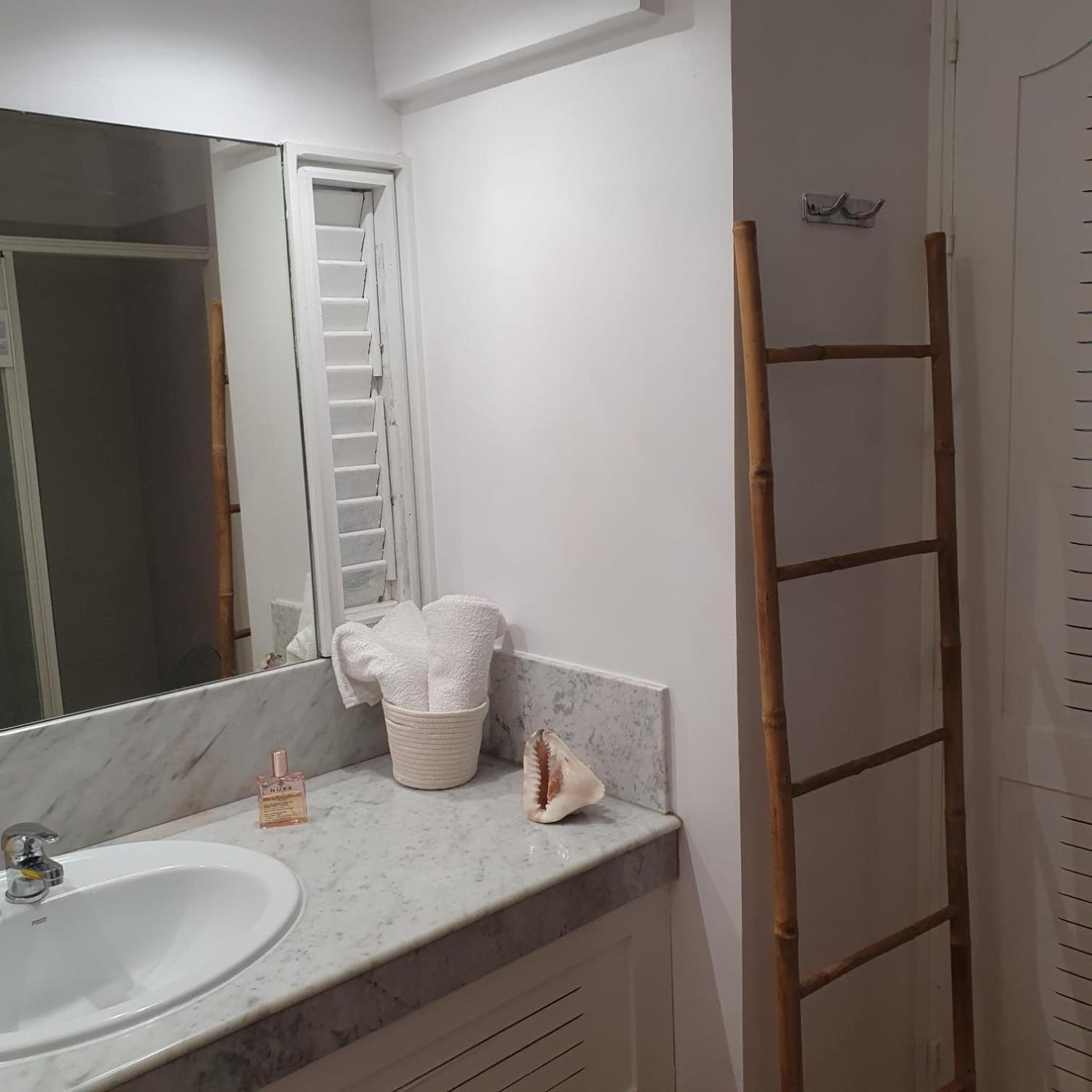 Appartement De La Baie, Vue Magnifique, Tartane Trinité  Extérieur photo